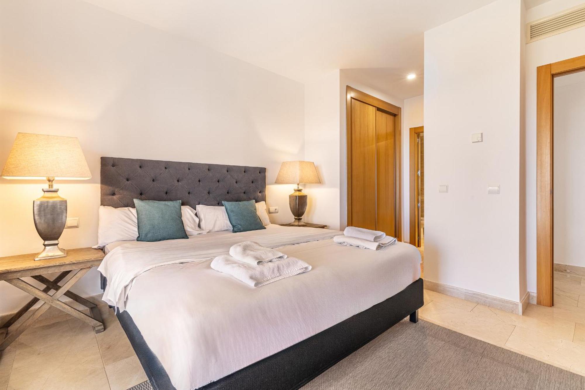Sea Views And Garden In Hacienda Cifuentes Estepona